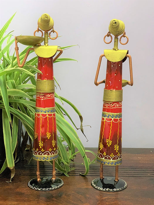 IndicHues Handmade Wrought Iron Farmer Ladies in Red, Set of 2